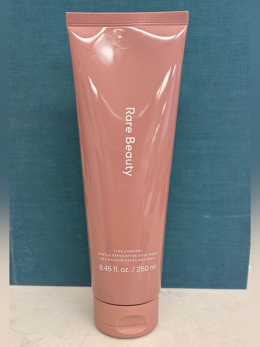 Rare Beauty -  Find Comfort Gentle Exfoliating Body Wash - MSRP $24